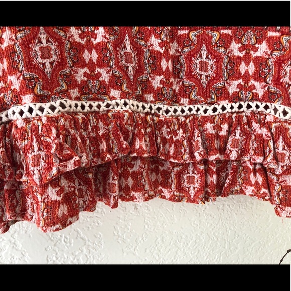 Francesca’s Burnt Orange and White Pattern Blouse - Picture 3 of 3